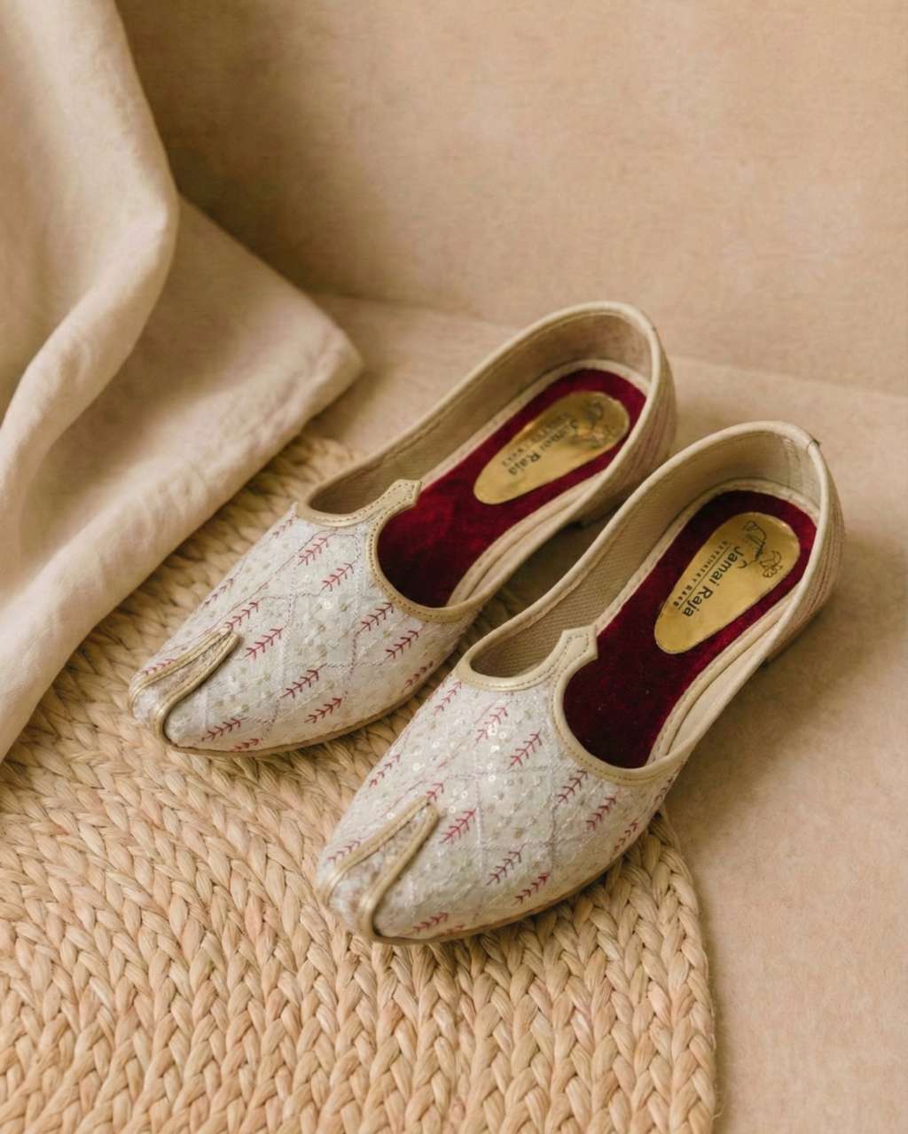 Ethnic Mojaris – Cream Multi