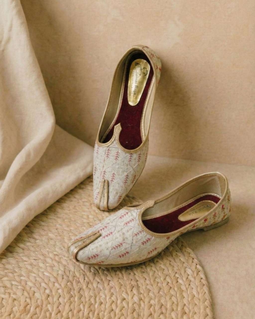 Ethnic Mojaris – Cream Multi