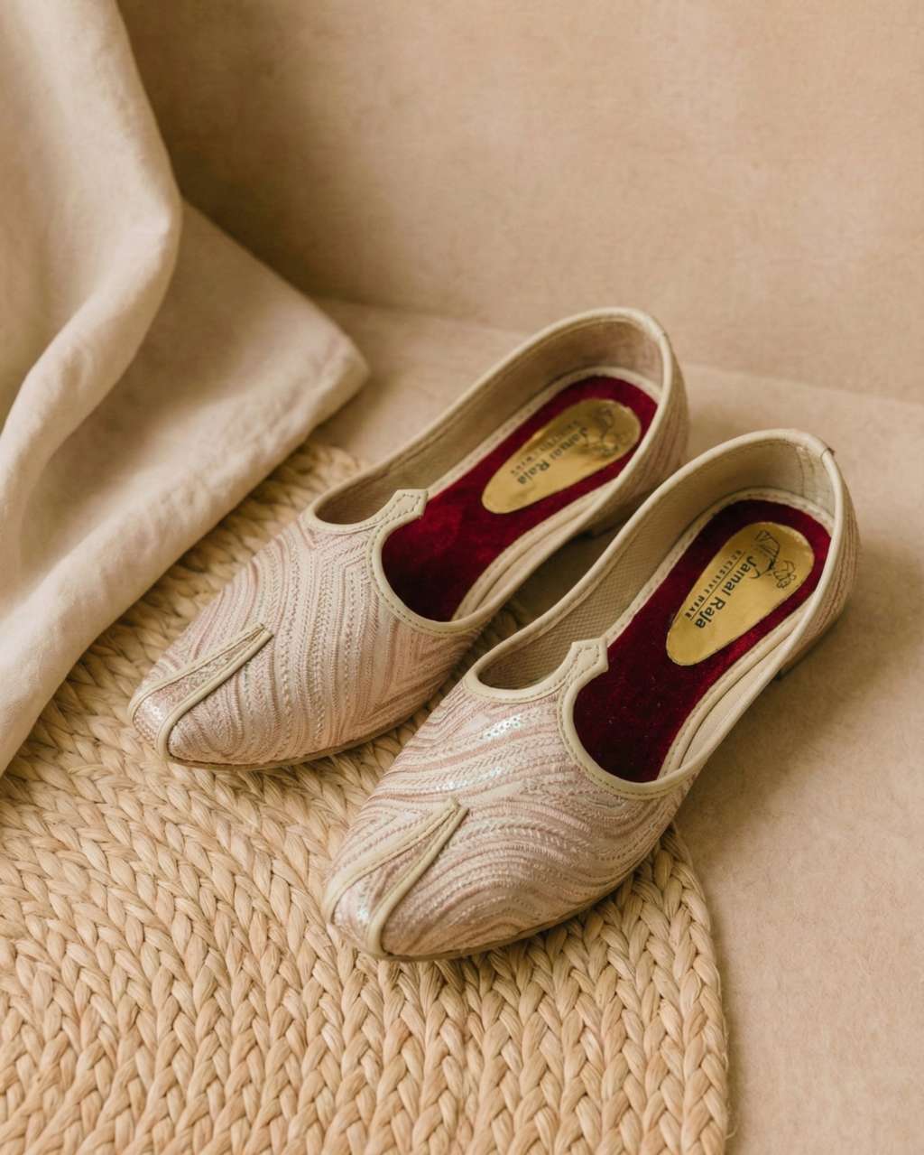 Ethnic Mojaris – Cream Maroon II